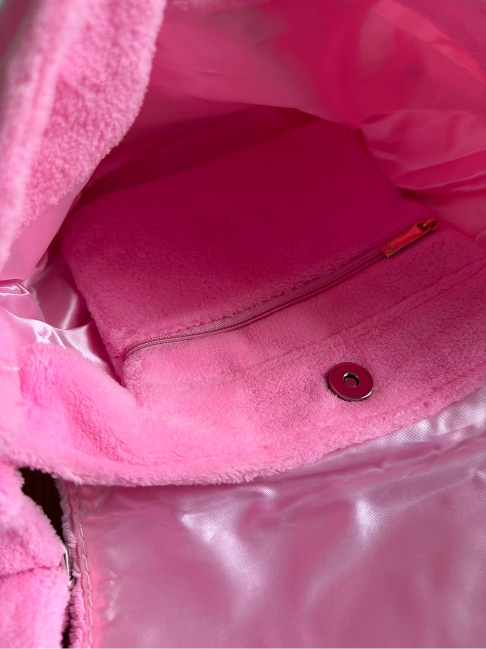 Chanel Precision Beauty Fluffy Pink Terry Cloth Crossbody Satchel - Picture 9 of 15